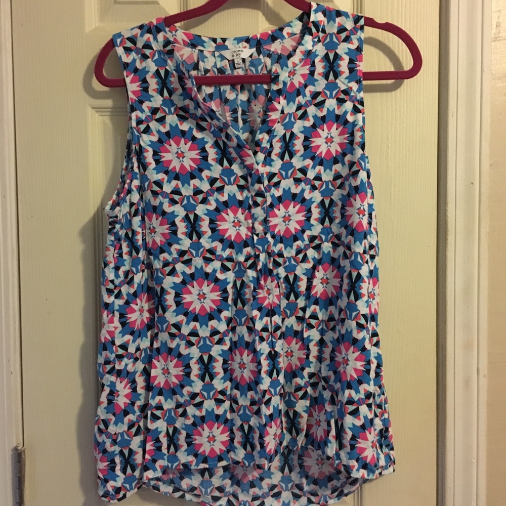 Sleeveless shirt